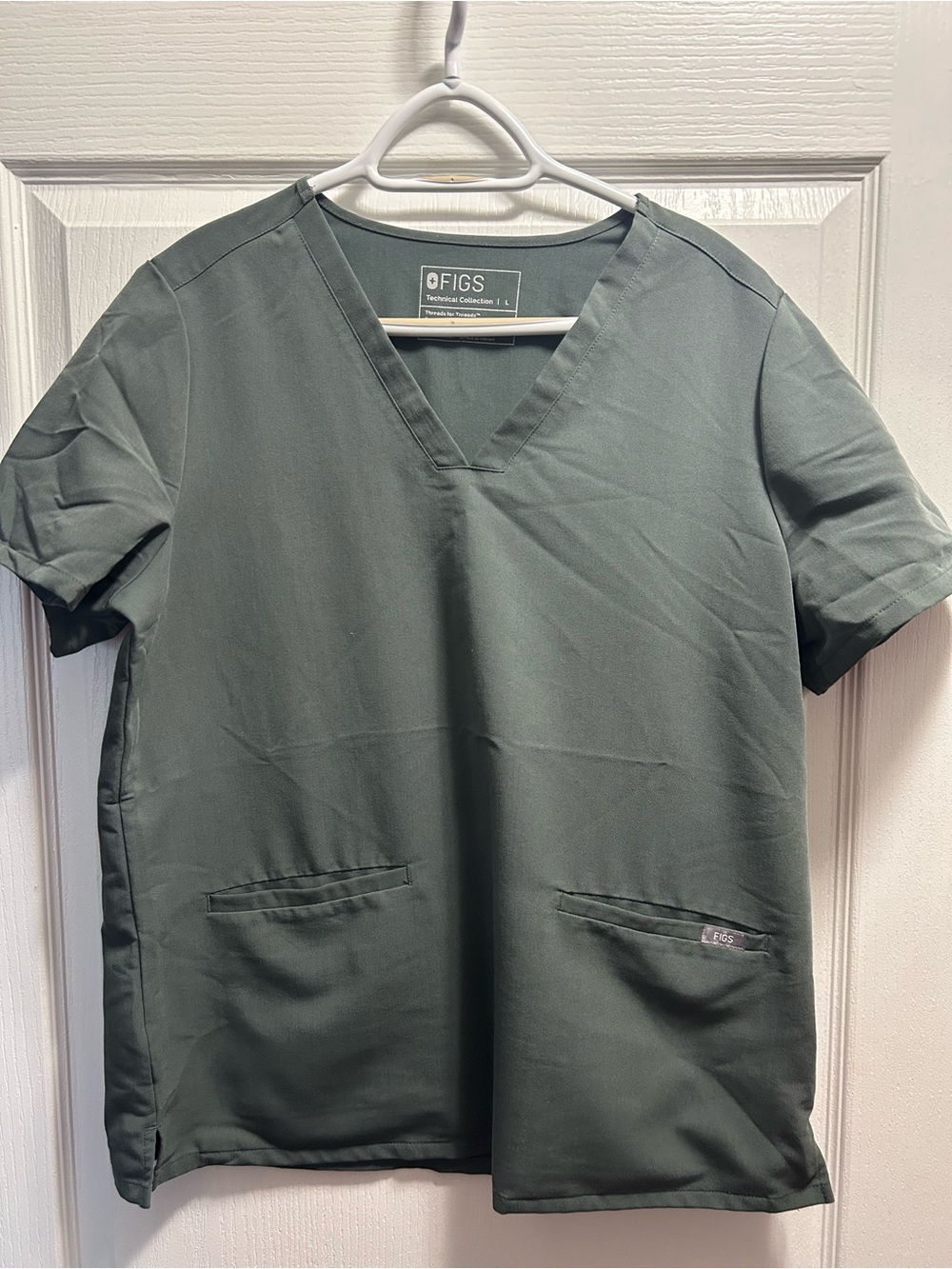 Figs scrub top